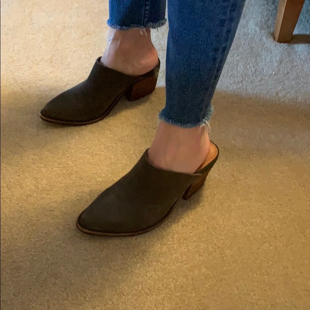 Size 5.5 Jeffrey Campbell mules -grey